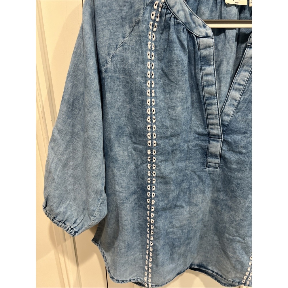 Dylan Jolie Embroidered Chambray Top Size Large Blue Boho Western Festival - Picture 3 of 8